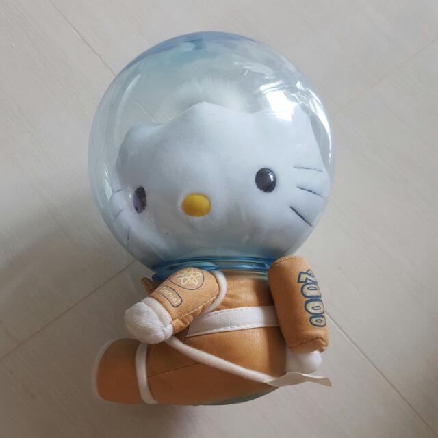 Hello Kitty (Category: Character Goods) located in Singapore. Submitted by daisypeach2 (Listing ID 46563977, Image 3). Description: .