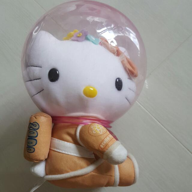 Hello Kitty (Category: Character Goods) located in Singapore. Submitted by daisypeach2 (Listing ID 46563977, Image 2). Description: .
