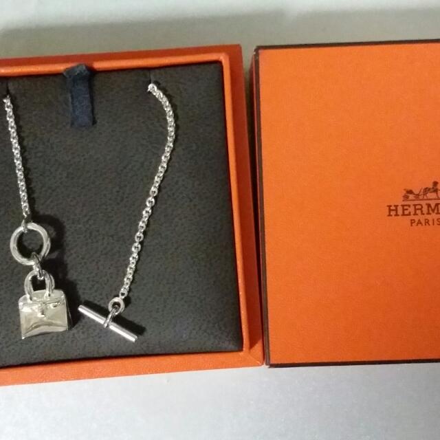 Hermes toggle deals necklace
