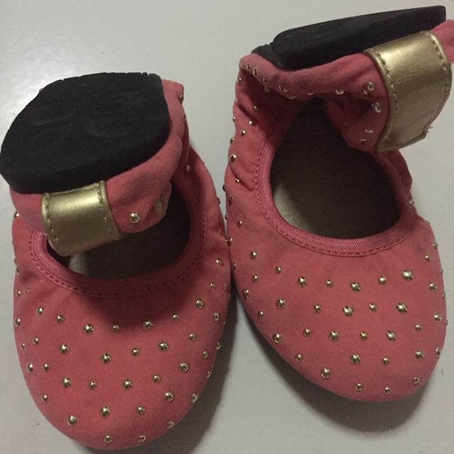 folding ballerinas