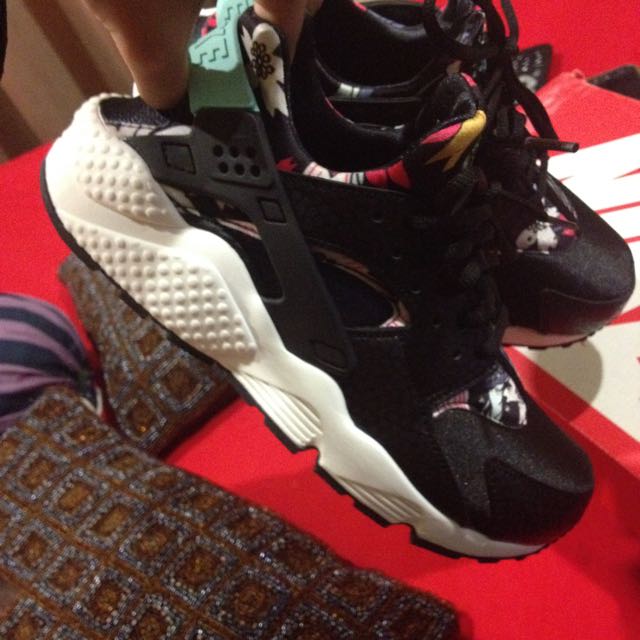 Nike hotsell huarache aloha