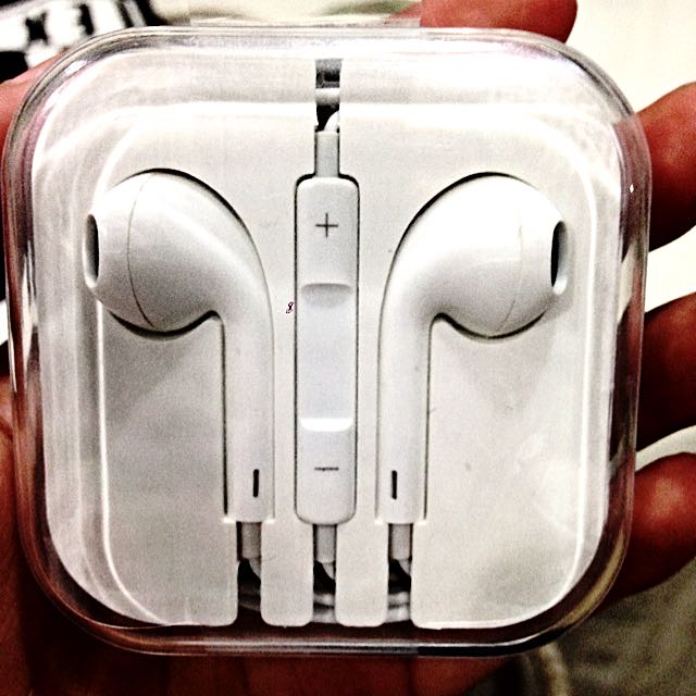 [JAPAN] Original Apple earphone, Audio, Earphones on Carousell
