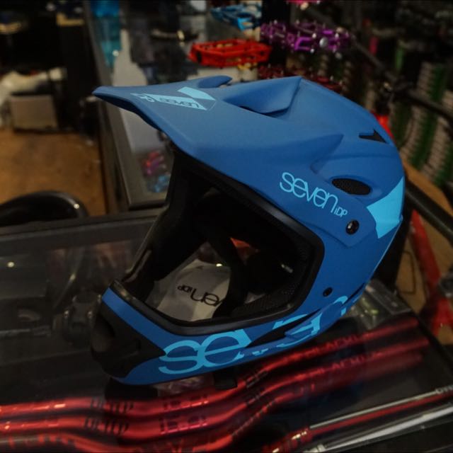 seven mountain bike helmet