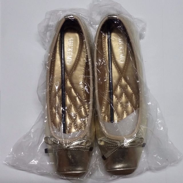 *SOLD* Brand New Flats Shoes Gold Color, Women's Fashion, Footwear