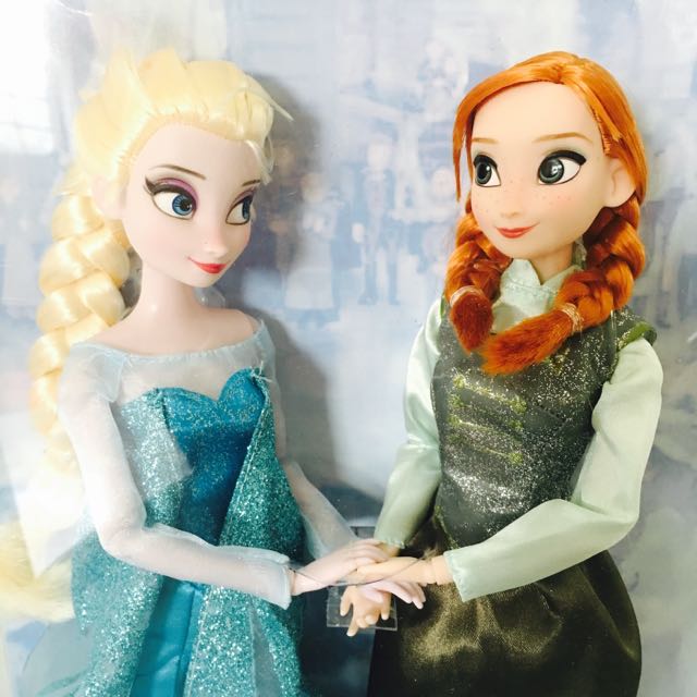 Elsa and anna outlet ice skating set