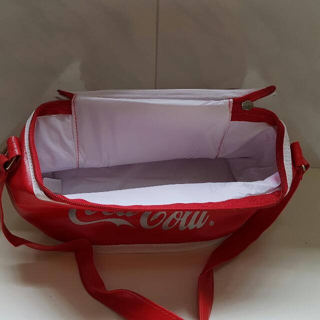 Limited Edition Coca Cola Cooler Bag, Hobbies & Toys, Memorabilia &  Collectibles, Vintage Collectibles on Carousell