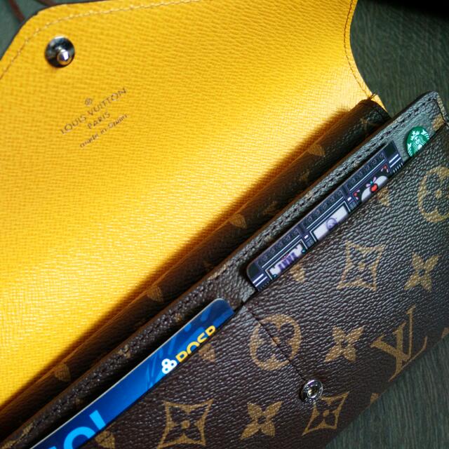 Louis Vuitton Sarah Wallet. – yourvintagelvoe