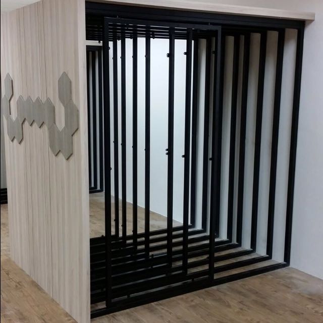 Sliding Display Rack, Furniture & Home Living, Furniture, Shelves ...