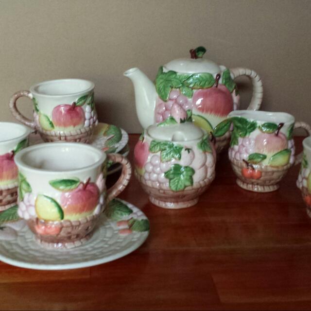 Tea Set (Category: Coffee & Tea Tableware) located in Puchong. Submitted by johan1870 (Listing ID 47453300, Image 2). Description: .
