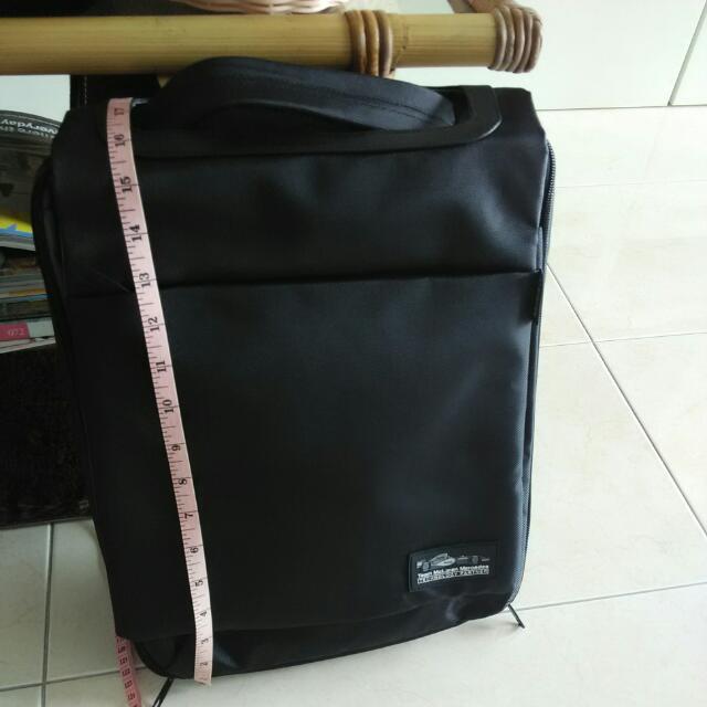 Computer Back Pack (Category: Networking) located in Singapore. Submitted by coollady (Listing ID 47546955, Image 1). Description: .