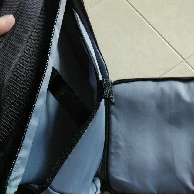 Computer Back Pack (Category: Networking) located in Singapore. Submitted by coollady (Listing ID 47546955, Image 3). Description: .