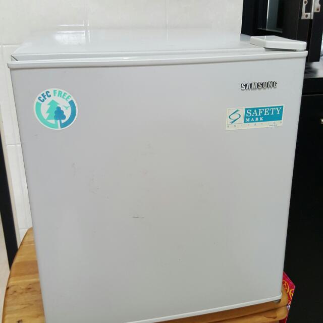 samsung compact fridge