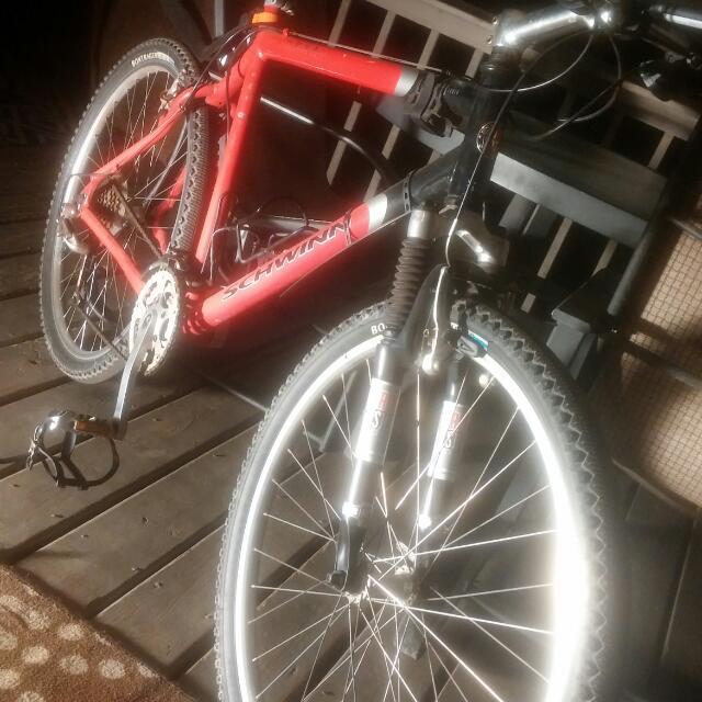 Schwinn mesa gsx mountain bike hot sale