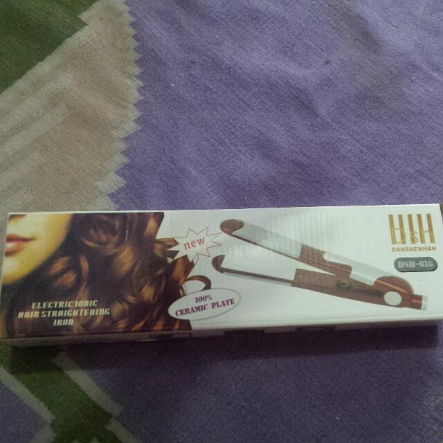 Electric ionic hair straightening iron store