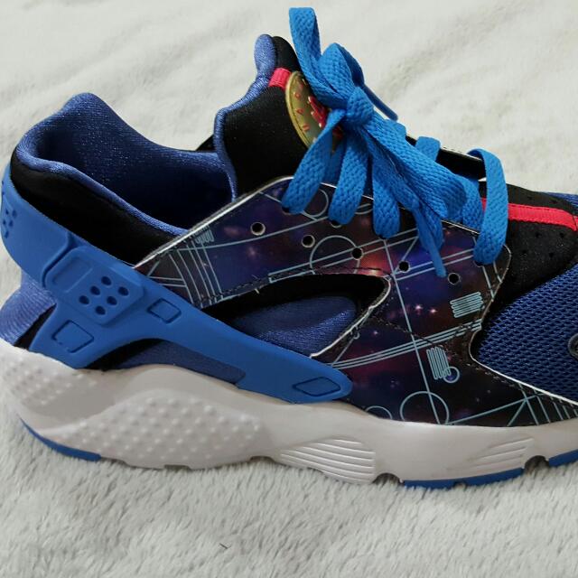 Nike huarache galaxy 2025