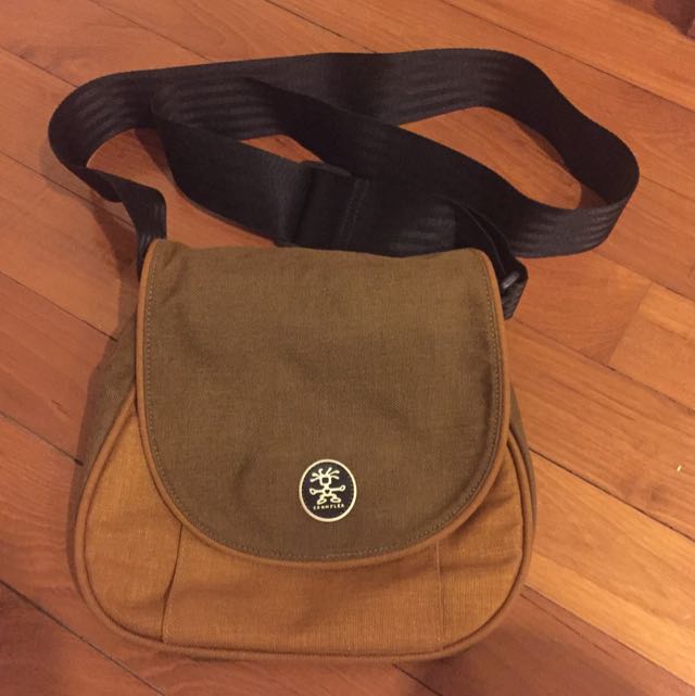 crumpler small sling bag