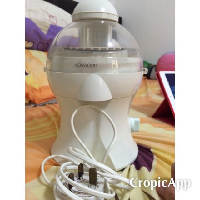 KENWOOD JUICER J350 (2nd Hand), TV & Home Appliances, Kitchen Appliances, Hand & Stand Mixers on