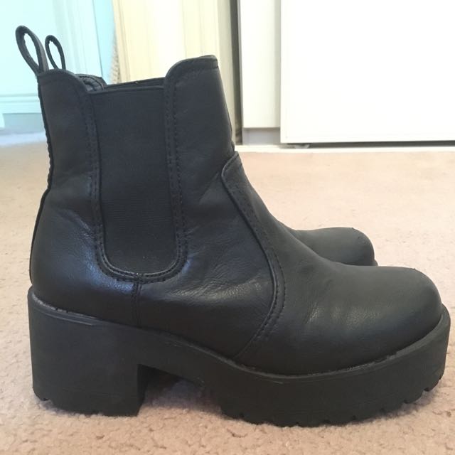 lipstick eamon boots
