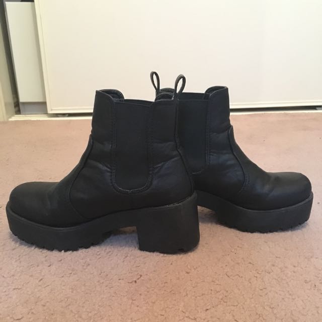 lipstik eamon boots