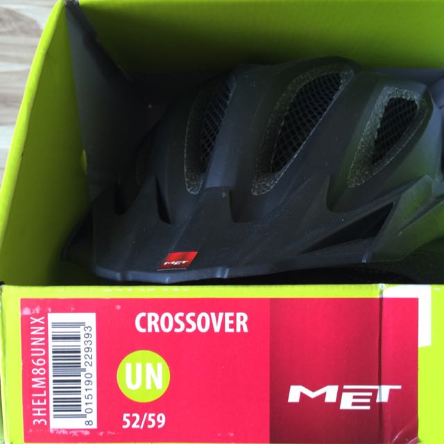 Met Crossover Helmet Matt Black, Sports Equipment, Bicycles & Parts