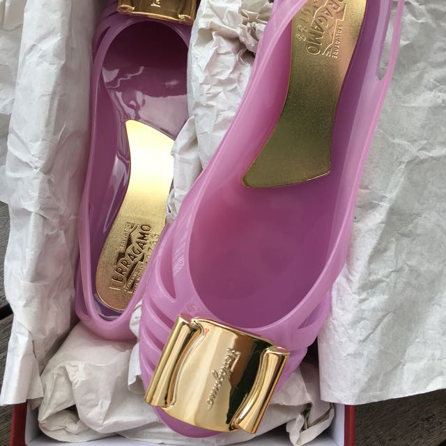 ferragamo bermuda jelly