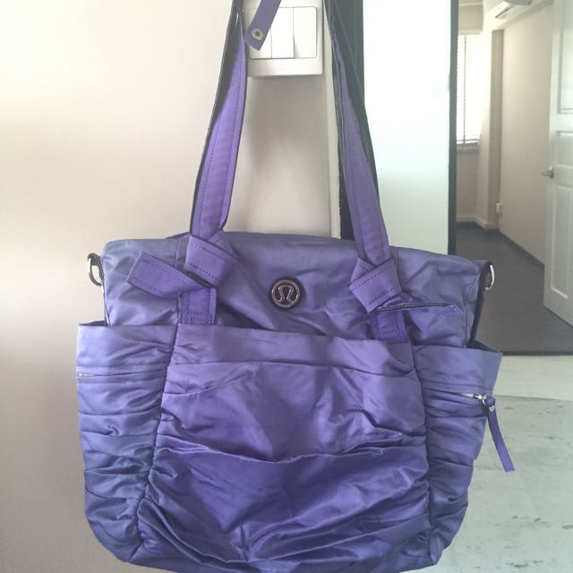 Lululemon triumphant 2025 tote