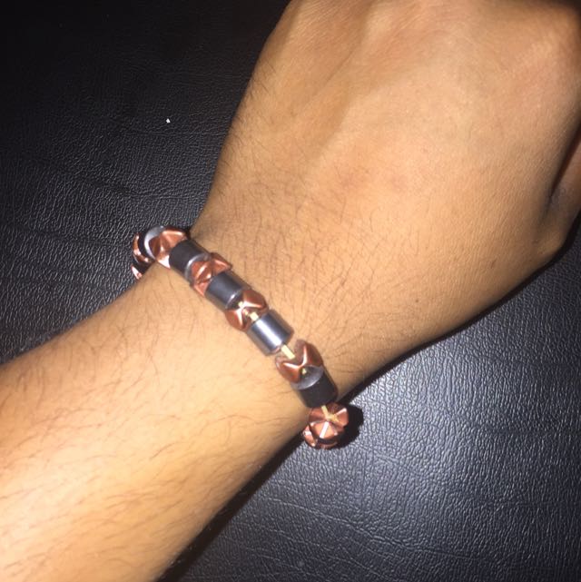 Bracelets (Category: Jewelry) located in Singapore. Submitted by eman.bragass (Listing ID 48213573, Image 3). Description: .