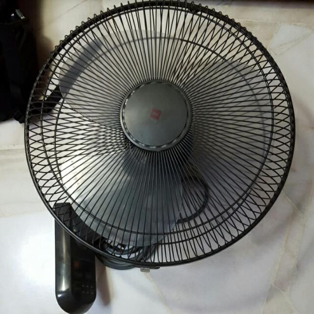 Kdk 16 Wall Fan Kc4gr Furniture On Carousell
