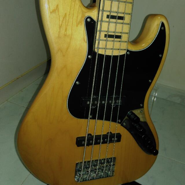 Squier VM Jazz Bass 5 (With Bassmods Preamp) And Fusion F1 Bass Bag, Hobbies & Toys, Music