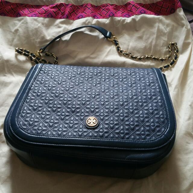 Tory burch bryant quilted small crossbody on sale