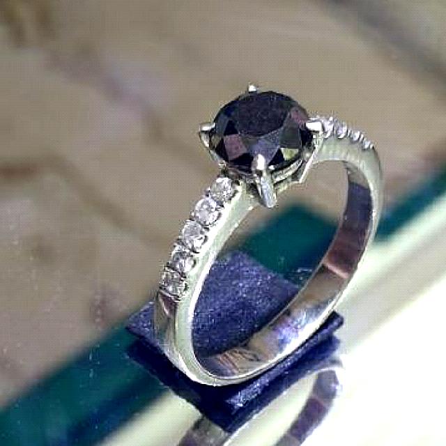 Natural Black Diamond Berlian Hitam Asli