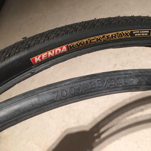 700c 32 tyres