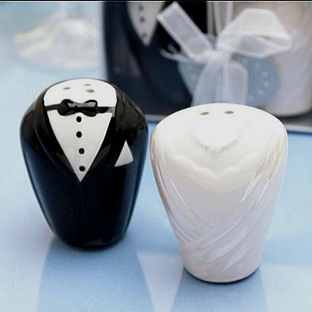 Salt And Pepper Shakers Wedding Favors Decor Ideas Bride And Groom Salt Pepper Shaker Wedding Gift Favor Door