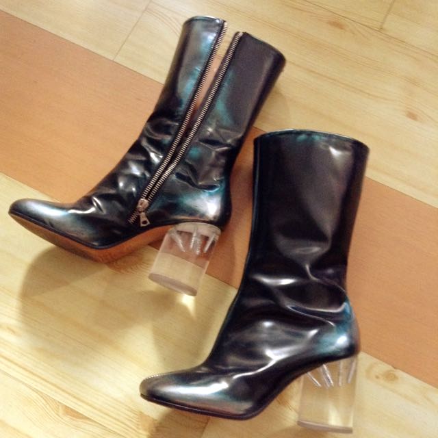 Acrylic outlet heel booties