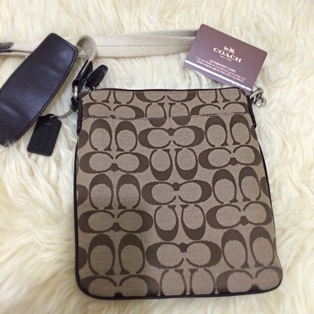 Authentic Coach Cross shoulder sling bag, Luxury on Carousell