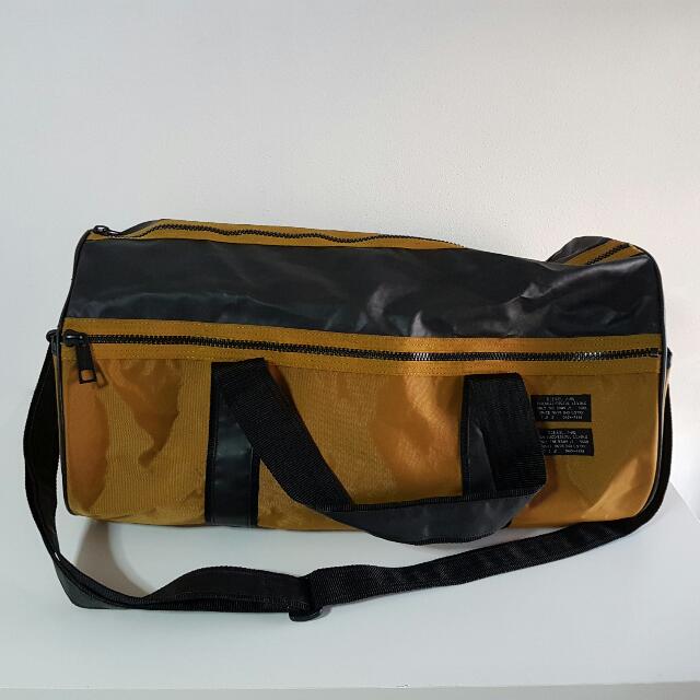 Mens barrel top gym bag