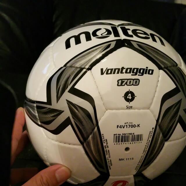 Molten Soccer Ball, Sports Equipment, Sports & Games, Racket & Ball