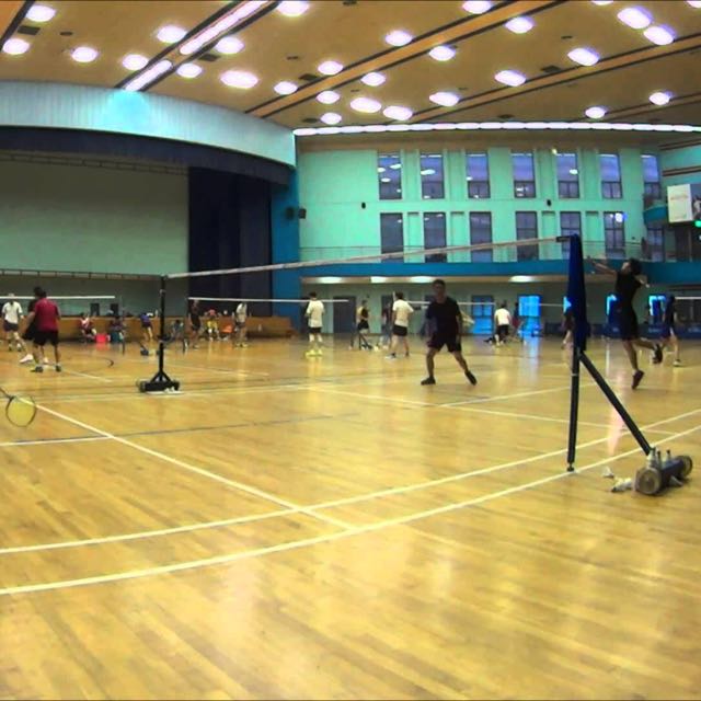 Jurong East Badminton Court 2hour Booking 1 Court, Sports Equipment