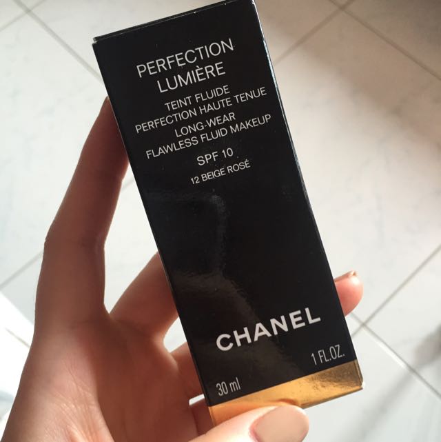 Chanel Perfection Lumiere Long-Wear Flawless Fluid Makeup, Beauty