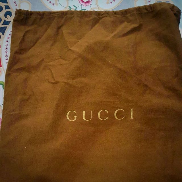 Gucci Bag (Category: Shoulder Bags) located in Singapore. Submitted by wulf85 (Listing ID 49019521, Image 2). Description: .