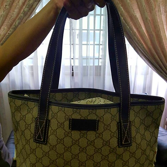 Gucci Bag (Category: Shoulder Bags) located in Singapore. Submitted by wulf85 (Listing ID 49019521, Image 3). Description: .