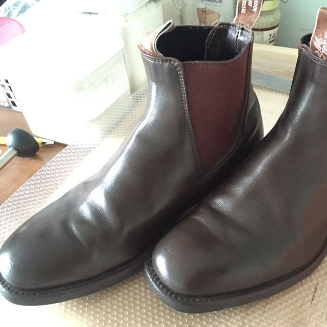 wholecut chelsea boots