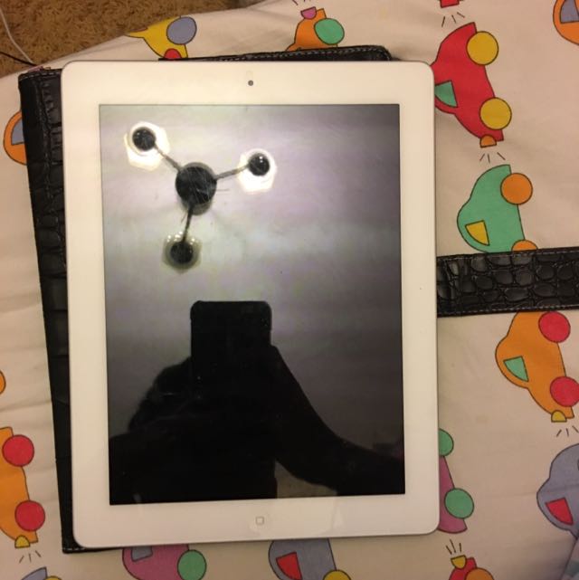 iPad （分類：平板電腦 - iPad）位於 Hong Kong。 由 deeass 提交（商品編號 49082624，圖片 2）。簡介： 95%new。