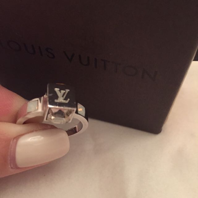 Louis Vuitton Gold Tone Crystal Gamble Ring Size M Louis Vuitton