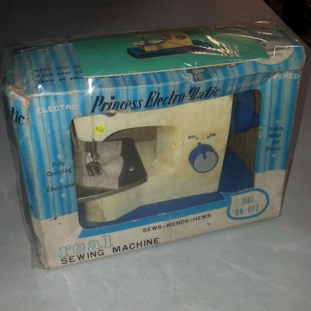 Real mini Princess electric sewing machine , Hobbies & Toys