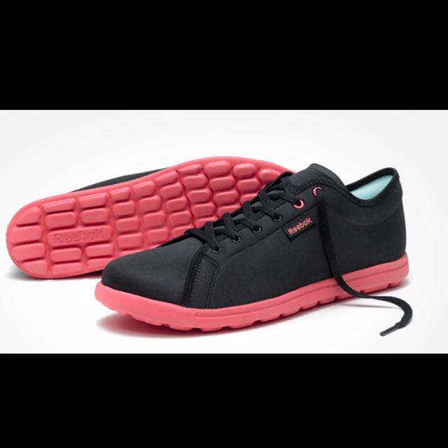 Reebok Skyscape Runaround Women US 6