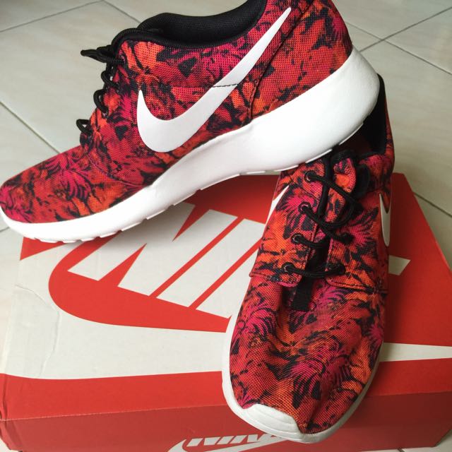 nike roshe run floral print