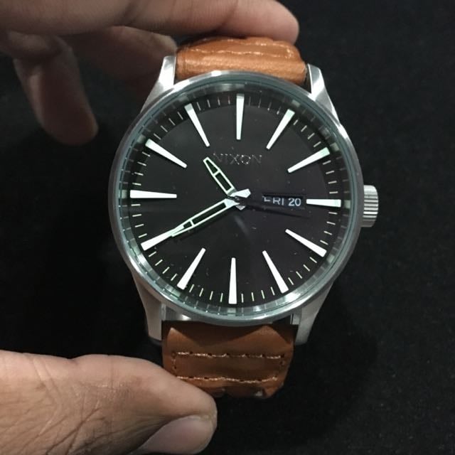 sentry leather 42mm