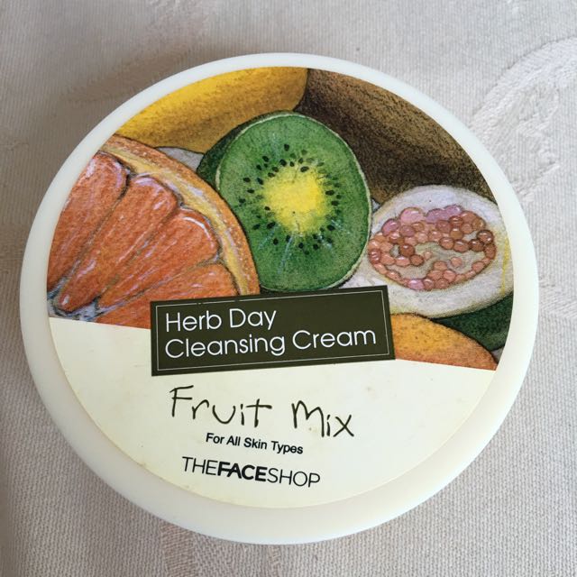 herb day cleansing cream fruit mix