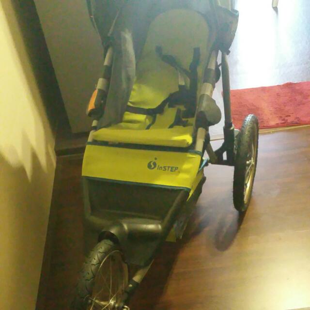 3 Wheel InSTEP Jogger Stroller, Babies & Kids on Carousell